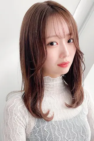 セミロング おだ ももかのヘアスタイル