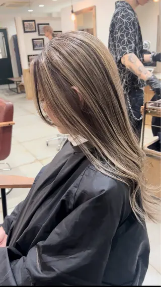 ロング hair design Norm所属・ハイライトバレイヤー ジュ🎨川村聖吾🎨のヘアスタイル