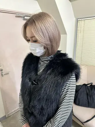 ミディアム カラー パーマ ヘアアレンジ メンズ キッズ ネイル マツエク・マツパ アイブロウ 切りっぱなしヘアボブ ミディアムヘアRYOのヘアスタイル