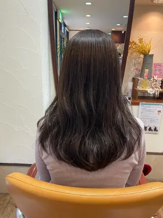 セミロング カラー サプリームヘア 飯田みち瑠のヘアスタイル