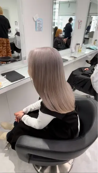 ロング カラー ヘアアレンジ ハイトーン艶カラー 🤍ゆうひのヘアスタイル