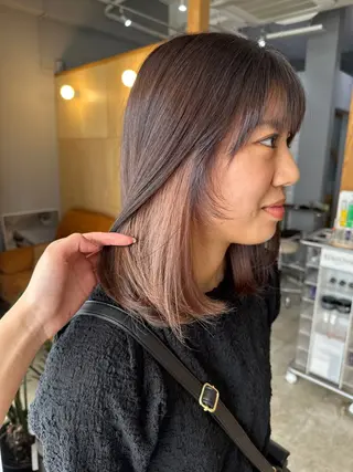 ミディアム miloc MOMOKAのヘアスタイル