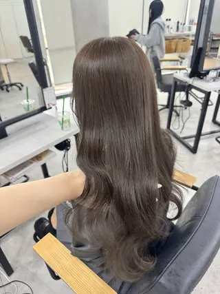 ロング カラー 赤み無し柔らかカラー 【梅田】madokaのヘアスタイル