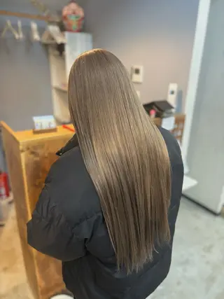 カラー Trip/ AYUのヘアスタイル