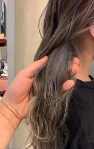 ロング 複雑履歴に対応ブリー チ無しダブルカラーのヘアスタイル