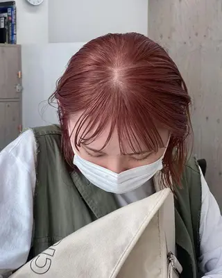 ミディアム カラー サキ🤍ハイトーン 🩰くびれ巻きヘアのヘアスタイル