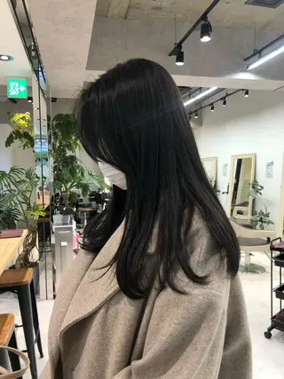 ロング カラー レイヤー/顔まわり カット/地毛風カラーのヘアスタイル