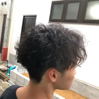 パーマ メンズ ツイストスパイラル 成林康平のヘアスタイル