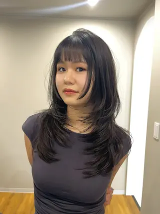 ロング 喜屋武 美月のヘアスタイル
