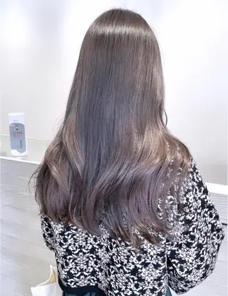 ロング カラー サキ🤍ハイトーン 🩰くびれ巻きヘアのヘアスタイル