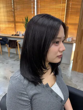 ミディアム mono / Manatoのヘアスタイル