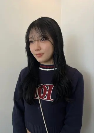 ロング 小長谷 夕菜のヘアスタイル