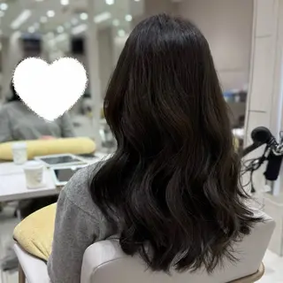 ロング カラー 内田 志乃のヘアスタイル
