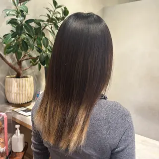 ロング 暗髪透明感カラー うる艶カラー／綾部のヘアスタイル