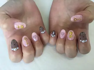 ネイル 💎🐰 saki. m 🐰💎のネイルデザイン