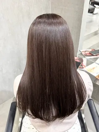 ミディアム 緑川 佳薫のヘアスタイル
