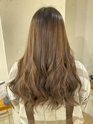 ロング カラー ヘアアレンジ 安澤 彩奈のヘアスタイル
