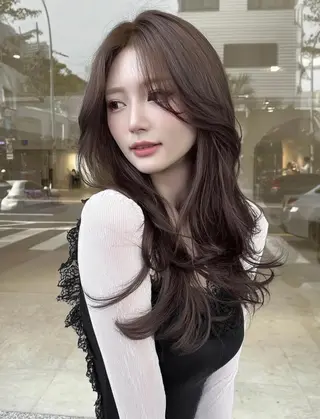 ロング 砂澤 瞳のヘアスタイル