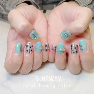 ネイル SUN&MOON REOのネイルデザイン