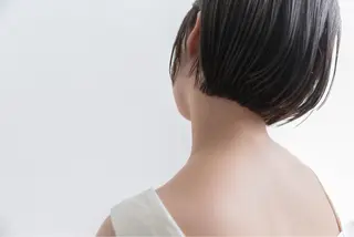 ショート カラー ツジガキ ユウスケのヘアスタイル