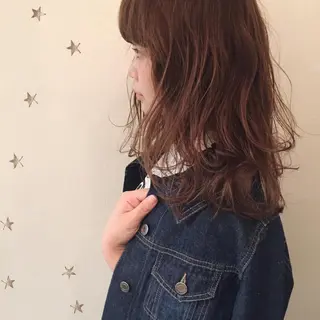 ミディアム カラー 市川 千夏のヘアスタイル