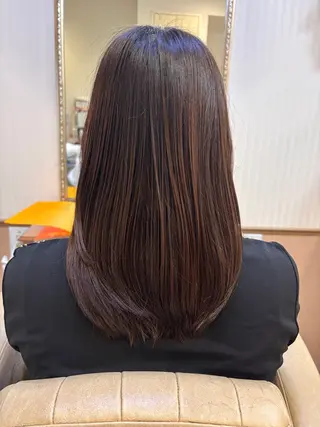 セミロング 吉井 愛のヘアスタイル
