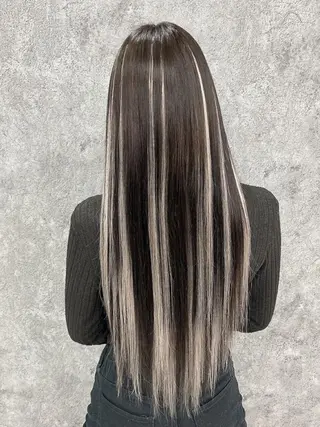 ロング カラー M. KANAのヘアスタイル
