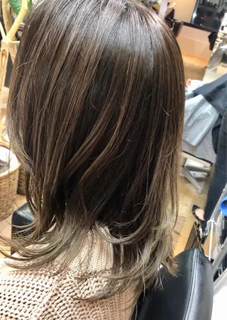 セミロング ショート・ウルフ✂︎ 安住有咲子のヘアスタイル