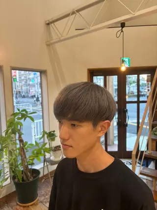 ミディアム beat 磯谷のヘアスタイル