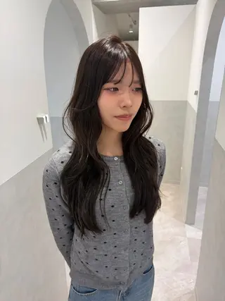 セミロング カラー SALOWIN二子玉川South店所属・AYANO ／レイヤー／オリーブのヘアスタイル