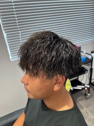 メンズ 🪽直毛男子の救世主 🪽フェザーパーマのヘアスタイル