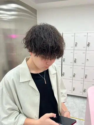 ミディアム パーマ メンズ メンズパーマ特化 TAIGAのヘアスタイル