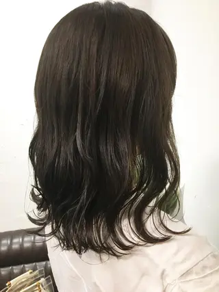 ミディアム カラー 鈴木 咲輝のヘアスタイル