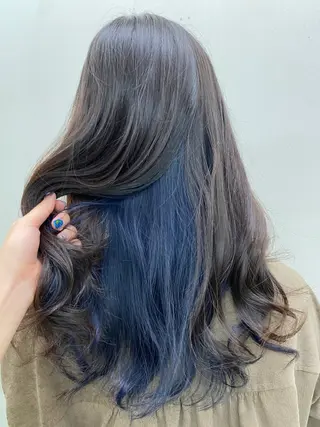ロング カラー 山西 真琴のヘアスタイル