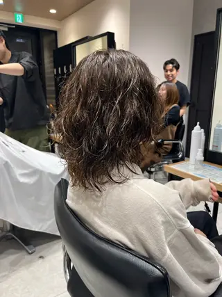 ミディアム パーマ ブリーチ/縮毛矯正 ❤️‍🔥シンノスケのヘアスタイル