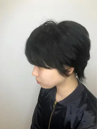ショート カラー 上田 篤史のヘアスタイル