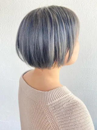 ショート カラー aW HAIRカンノ カナエのヘアスタイル