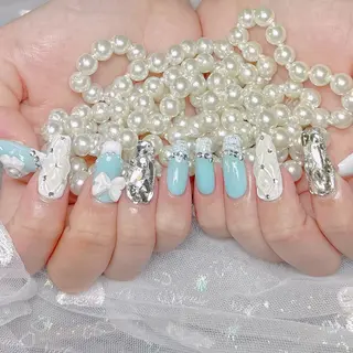 ネイル Queening 🦋のネイルデザイン