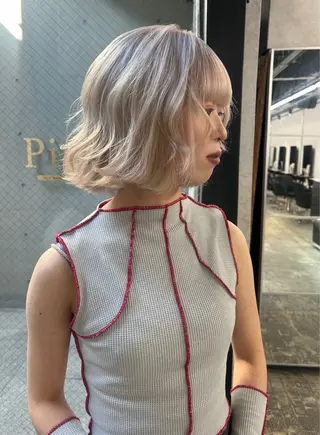 ショート レイカ /ハイトーンのヘアスタイル