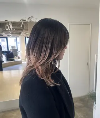 ロング Shion/ レイヤー/髪質改善のヘアスタイル