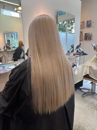 ロング カラー Tsukasa/ ハイトーン/寒色のヘアスタイル