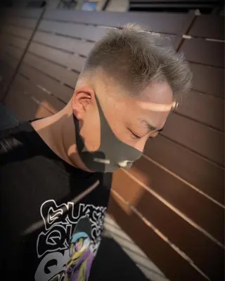 カラー メンズ 守屋 智紀のヘアスタイル