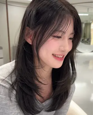 ロング 韓国／ハッシュカット ／透明感カラー／金野のヘアスタイル