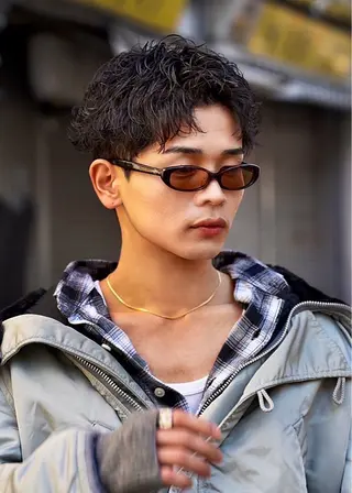 ショート カラー パーマ ✨️メンズ特化波巻き ツイスパ✨️松本真生のヘアスタイル