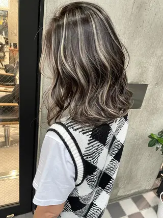 ミディアム カラー タナカ タクヤのヘアスタイル