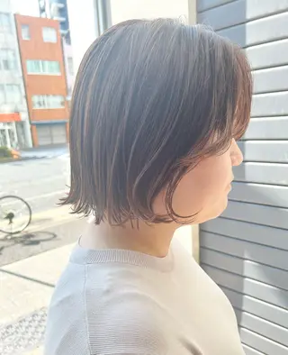 ショート カラー IKU顔周りレイヤー /ボブ/透明感カラーのヘアスタイル