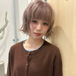 ショート カラー Yui⭐️ 透け感カラーのヘアスタイル