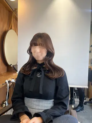 セミロング 塩川ももこ/ 自然な縮毛矯正のヘアスタイル