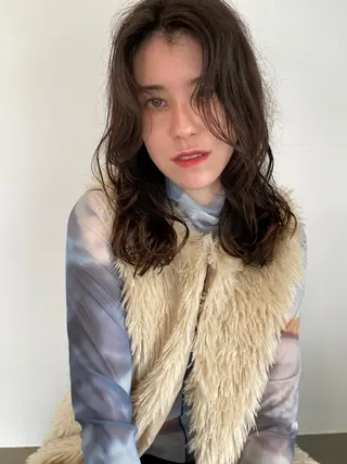 カラー ミディアム CEINE+ officialのヘアスタイル