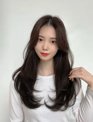 ロング 酸性縮毛矯正 Coreすずのヘアスタイル